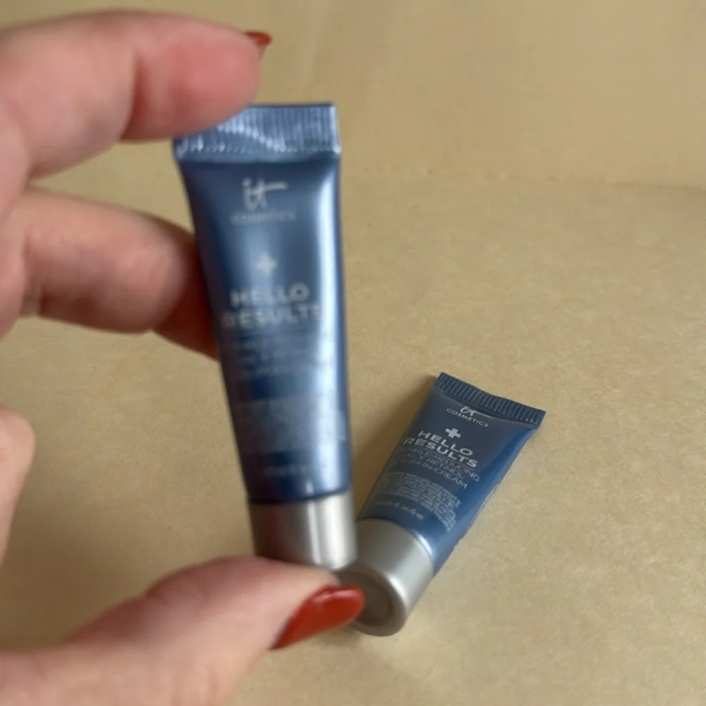 IT COSMETICS Hello Results Wrinkle Reducing Retinol Serum-In-Cream Travel Size - Picture 3 of 9